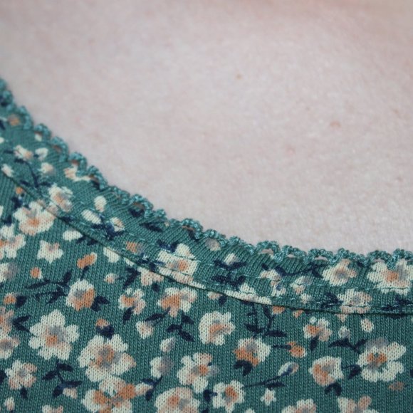 American Eagle Cropped T-Shirt - Picture 3 of 3